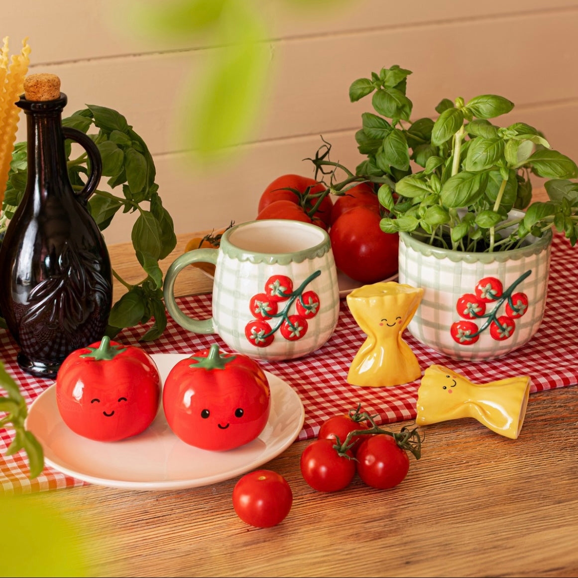 Tomato Salt and Pepper Shakers