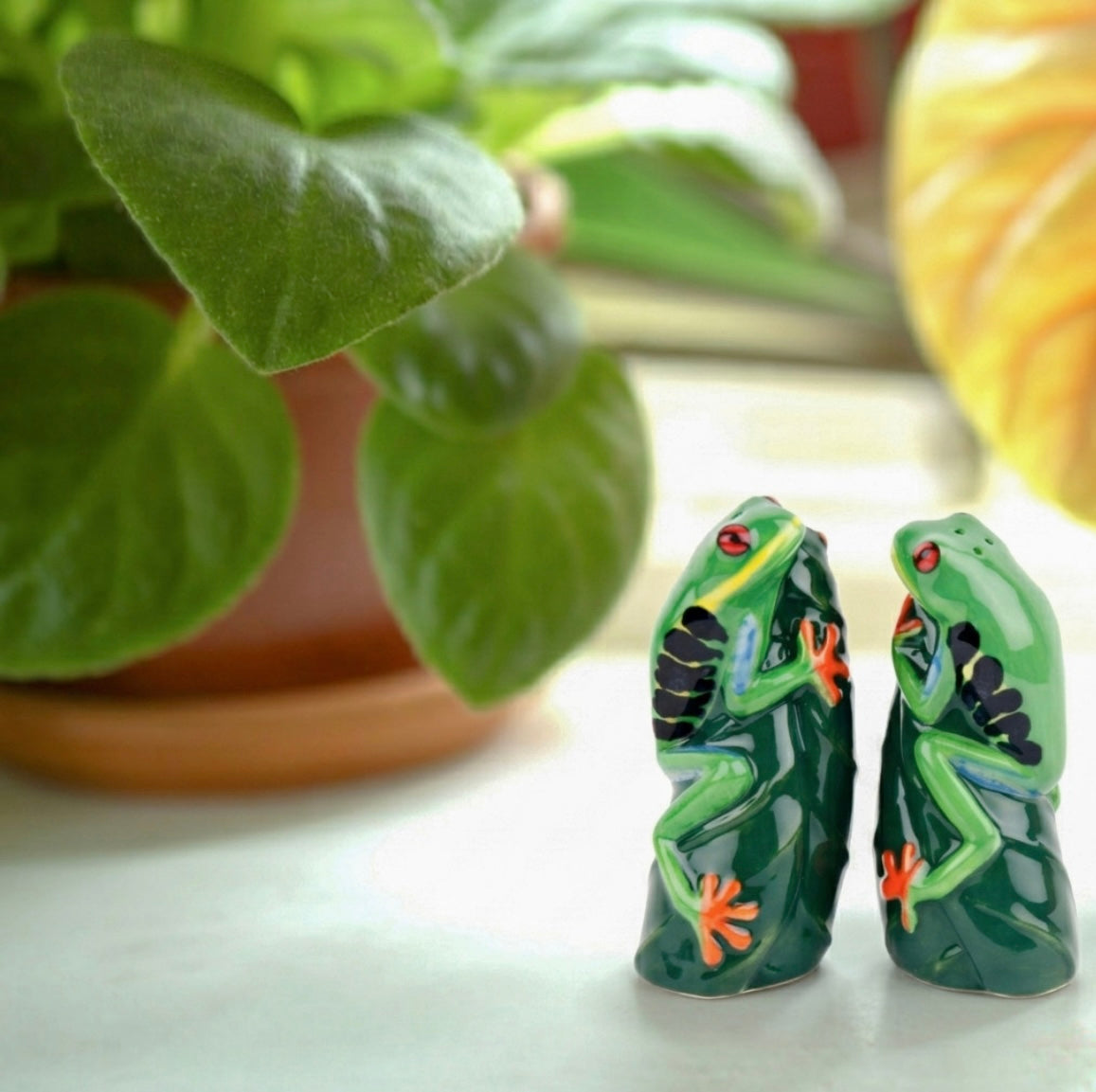 Tree Frog Salt and Pepper Shakers